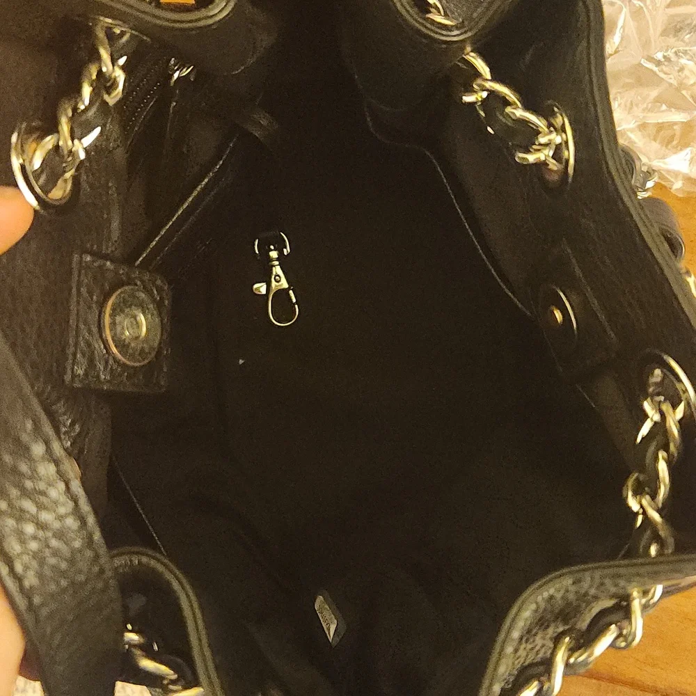 Beautiful Michael Kors Purse - Picture 7 of 8
